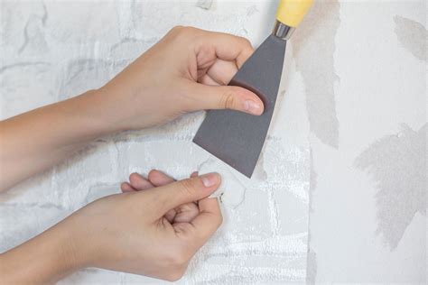 Can You Paint Over Wallpaper Glue: Exploring the Possibilities and Pitfalls