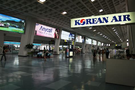 羽田空港から金浦空港 - 空の旅と文化の交差点