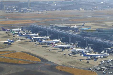 羽田 熊本 飛行機 - 空の旅と地上の冒険の交差点